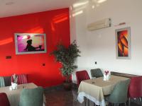 Μια τηλεόραση ή/και κέντρο ψυχαγωγίας στο Lifos Hotel