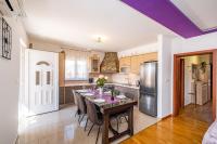 Kuchyň nebo kuchyňský kout v ubytování Apartment Nekić Posedarje