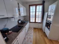 Kuchnia lub aneks kuchenny w obiekcie Cannes centre, super cosy apartment near everything