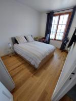 Łóżko lub łóżka w pokoju w obiekcie Cannes centre, super cosy apartment near everything