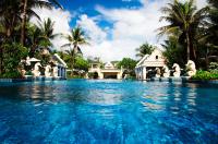 Der Swimmingpool an oder in der Nähe von Phuket Graceland Resort and Spa