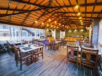 Restaurace v ubytování Le Yercaud