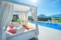 Bazén v ubytování Owl Booking Villa Siquier - Luxury Retreat with Mountain Views nebo v jeho okolí