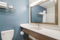 WoodSpring Suites Hermitage - Nashville Airportにあるバスルーム