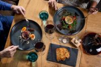 Jídlo v hotelu nebo okolí