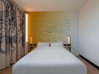 Posteľ alebo postele v izbe v ubytovaní B&B HOTEL Landerneau Bois Noir