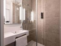 Kúpeľňa v ubytovaní B&B HOTEL Landerneau Bois Noir