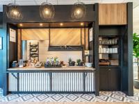 Kuchyňa alebo kuchynka v ubytovaní B&B HOTEL Landerneau Bois Noir