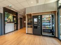 Nápoje v ubytovaní B&B HOTEL Landerneau Bois Noir