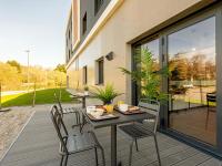 Balkón alebo terasa v ubytovaní B&B HOTEL Landerneau Bois Noir