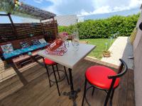 Balkon lub taras w obiekcie Le Cosy Occitan villa chaleureuse indépendante baignoire terrasse jardin