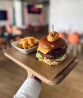 Jídlo v hotelu nebo okolí