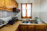 Kuchyňa alebo kuchynka v ubytovaní Halatsogiannis Mansion