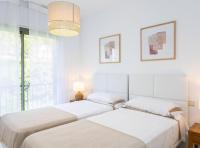 Postel nebo postele na pokoji v ubytování Mediterranean Swing - Royal Flamingos I Apartment