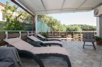 A balcony or terrace at SOHORO Forest Hill Apartment by "elite"
