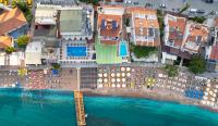 Hotel Turunç-Malmenの敷地内または近くにあるプール