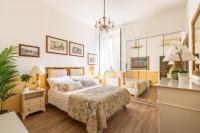 Posteľ alebo postele v izbe v ubytovaní Cozy and Chic Suite near Campo de Fiori