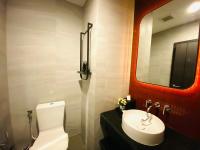 Koupelna v ubytování Edge Central Pattaya Vip Condo
