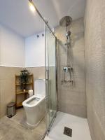 Koupelna v ubytování Holidays2Malaga Lebrija 3 bedroom & Terrace & Parking & Smart TV