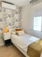 Postel nebo postele na pokoji v ubytování Holidays2Malaga Lebrija 3 bedroom & Terrace & Parking & Smart TV