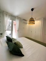 Postel nebo postele na pokoji v ubytování Holidays2Malaga Lebrija 3 bedroom & Terrace & Parking & Smart TV