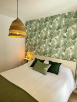 Postel nebo postele na pokoji v ubytování Holidays2Malaga Lebrija 3 bedroom & Terrace & Parking & Smart TV
