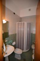 A bathroom at Hotel La Scogliera