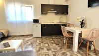 Kuchyňa alebo kuchynka v ubytovaní Apartments Brajde