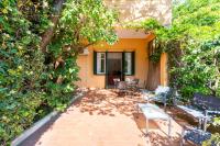 Vonkajšia záhrada v ubytovaní mondello sea view beach apartment