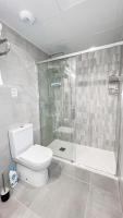 Koupelna v ubytování La Serena Mar, Benalmadena Pueblo, Luxury Apartment with Jacuzzi