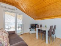 TV a/nebo společenská místnost v ubytování Apartment Maja-1 by Interhome