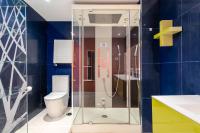 Koupelna v ubytování Puerto Banús, Edificio Tembo, 2 bedroom apartment, parking and pool
