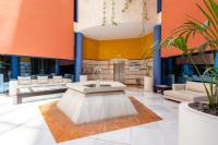 Posezení v ubytování Puerto Banús, Edificio Tembo, 2 bedroom apartment, parking and pool
