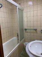 A bathroom at Hotel Medina Centro