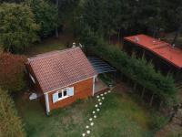 an overhead view of a small house with a roof at Charmant chalet en Auvergne proche du lac in Saint-Rémy-sur-Durolle