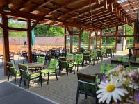 Restaurace v ubytování RÁJ sportovní a rekreační resort Branžež