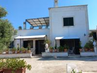 The building in which the holiday home is located