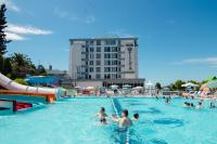 Bazén v ubytování Tilya Resort Hotel nebo v jeho okolí