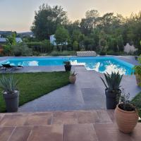 Bazén v ubytovaní Villa L'Abaguie-Charmant logement au calme entre mer et montagne alebo v jeho blízkosti