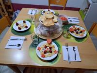 Jedlo v ubytovaní bed & breakfast alebo blízkom okolí