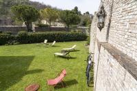 A garden outside Domus Fontis Pescaia