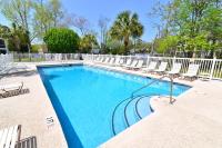 Der Swimmingpool an oder in der Nähe von All New Luxury Beach Retreat 1 Mile to Beach w Pool