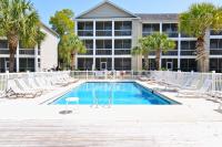 Der Swimmingpool an oder in der Nähe von All New Luxury Beach Retreat 1 Mile to Beach w Pool