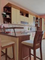Kuchyňa alebo kuchynka v ubytovaní Apartment Lola