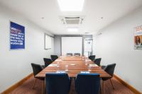 Holiday Inn Express Braintree by IHGにあるビジネスエリアまたは会議室