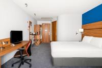 Holiday Inn Express Braintree by IHGにあるテレビまたはエンターテインメントセンター