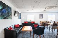 Holiday Inn Express Braintree by IHGにあるシーティングエリア