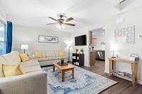 Darling in Downtown Clarksville-- mins to downtown! - Housity