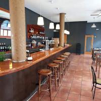 Lounge nebo bar v ubytování Hostal Tastavins