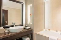 Koupelna v ubytování Sheraton Sharjah Beach Resort and Spa